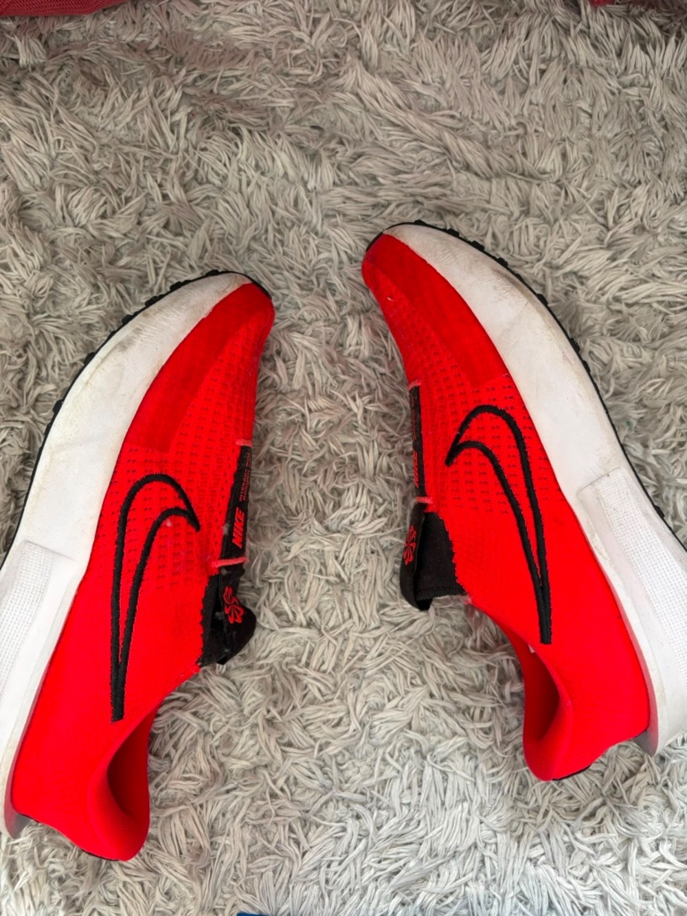 Nike - Picture 2 of 3